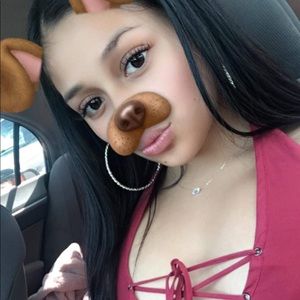 Meet your Posher, Desiree